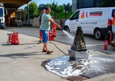 Gewerbeverein Owingen Feuerloeschuebung 2024KDS 7340 Verbessert RR