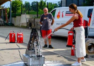 Gewerbeverein Owingen Feuerloeschuebung 2024KDS 7370 Verbessert RR