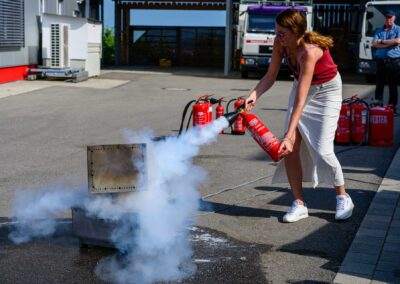 Gewerbeverein Owingen Feuerloeschuebung 2024KDS 7480 Verbessert RR