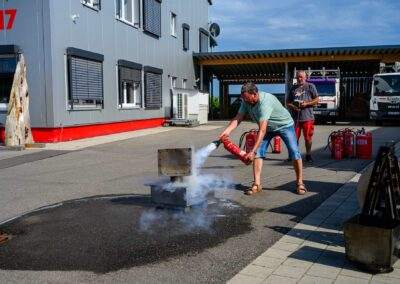 Gewerbeverein Owingen Feuerloeschuebung 2024KDS 7524 Verbessert RR