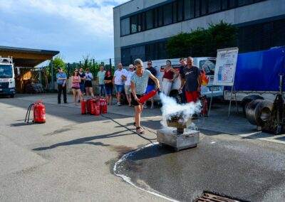 Gewerbeverein Owingen Feuerloeschuebung 2024KDS 7563 Verbessert RR